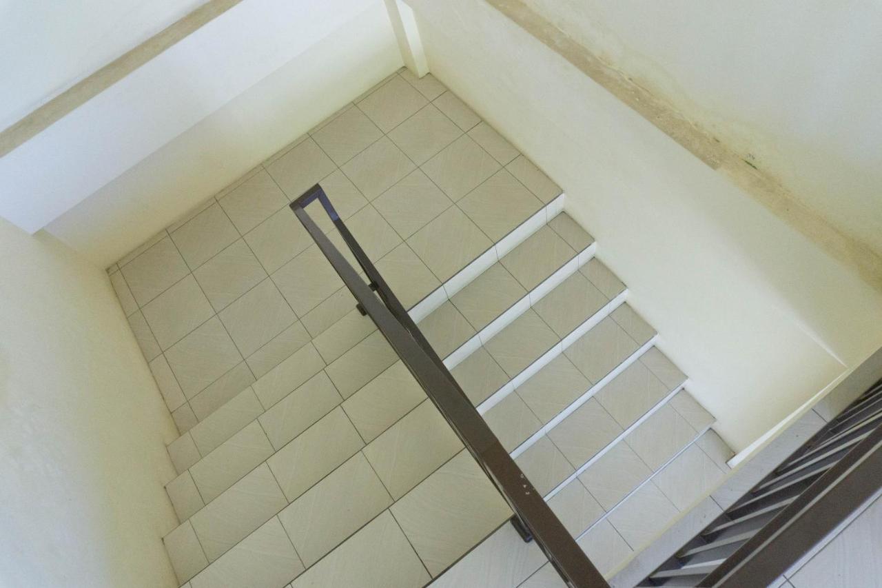 Reddoorz Syariah Near Sultan Muhammad Kaharuddin Airport Hotel Sumbawa Besar Kültér fotó