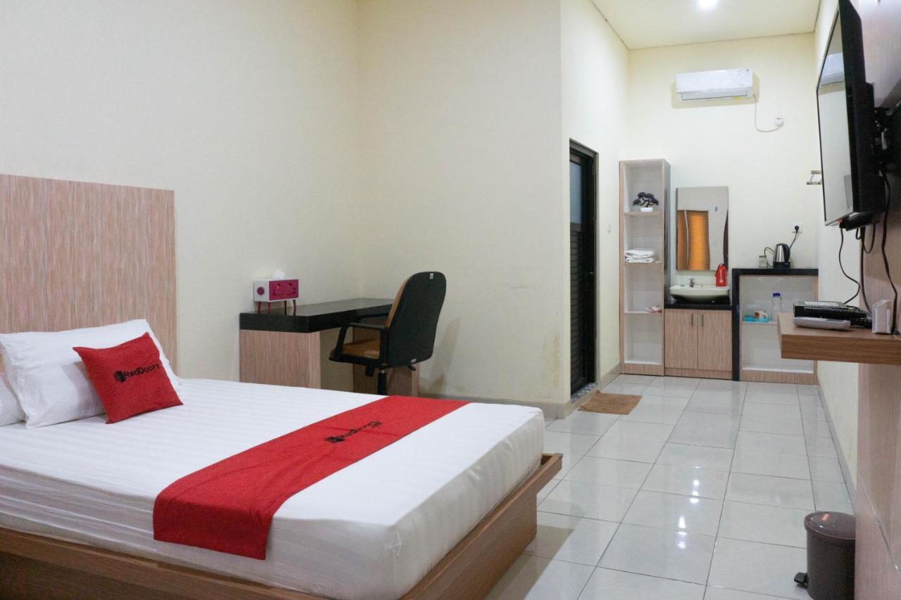 Reddoorz Syariah Near Sultan Muhammad Kaharuddin Airport Hotel Sumbawa Besar Kültér fotó