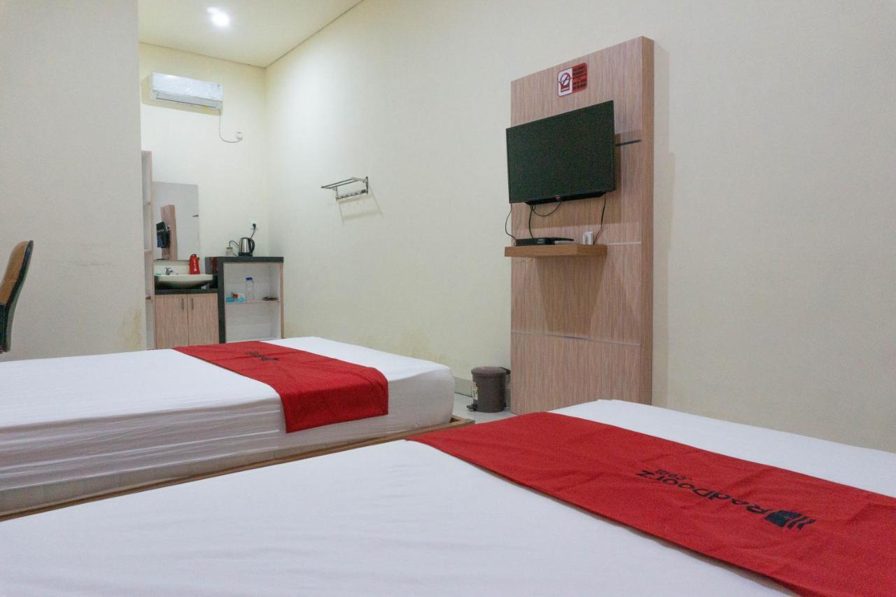 Reddoorz Syariah Near Sultan Muhammad Kaharuddin Airport Hotel Sumbawa Besar Kültér fotó