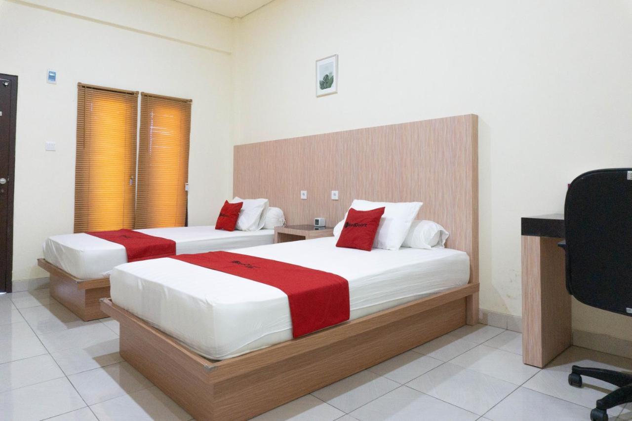 Reddoorz Syariah Near Sultan Muhammad Kaharuddin Airport Hotel Sumbawa Besar Kültér fotó